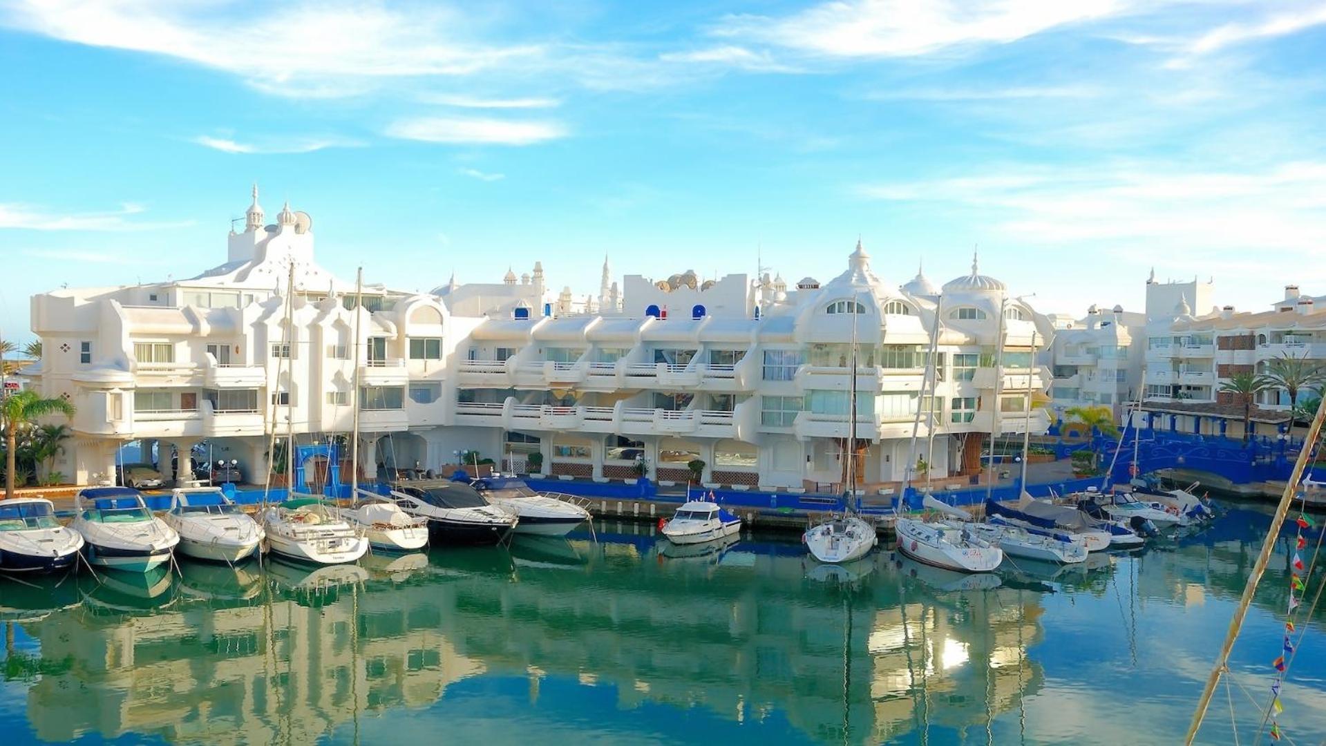 Vivienda Cronos Golf Benalmádena