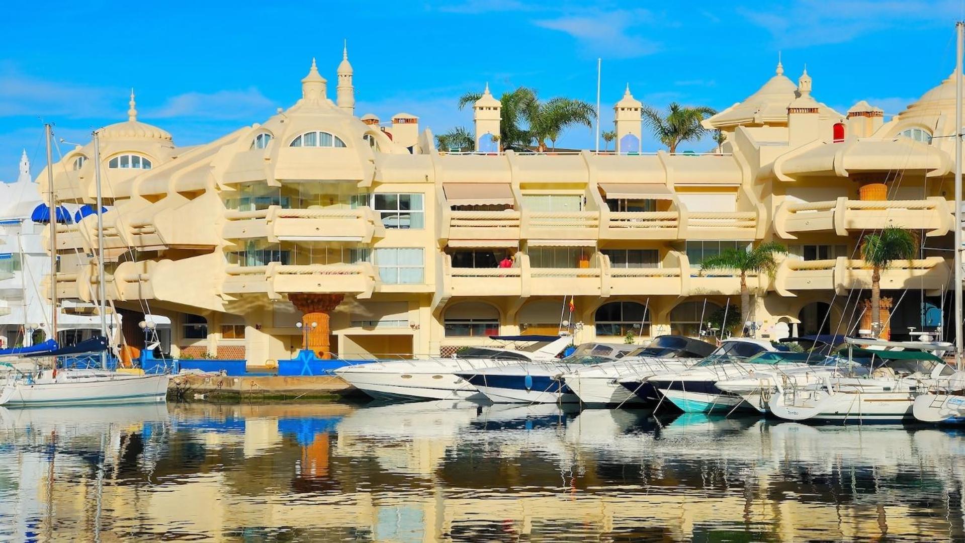 Vivienda Cronos Golf Benalmádena